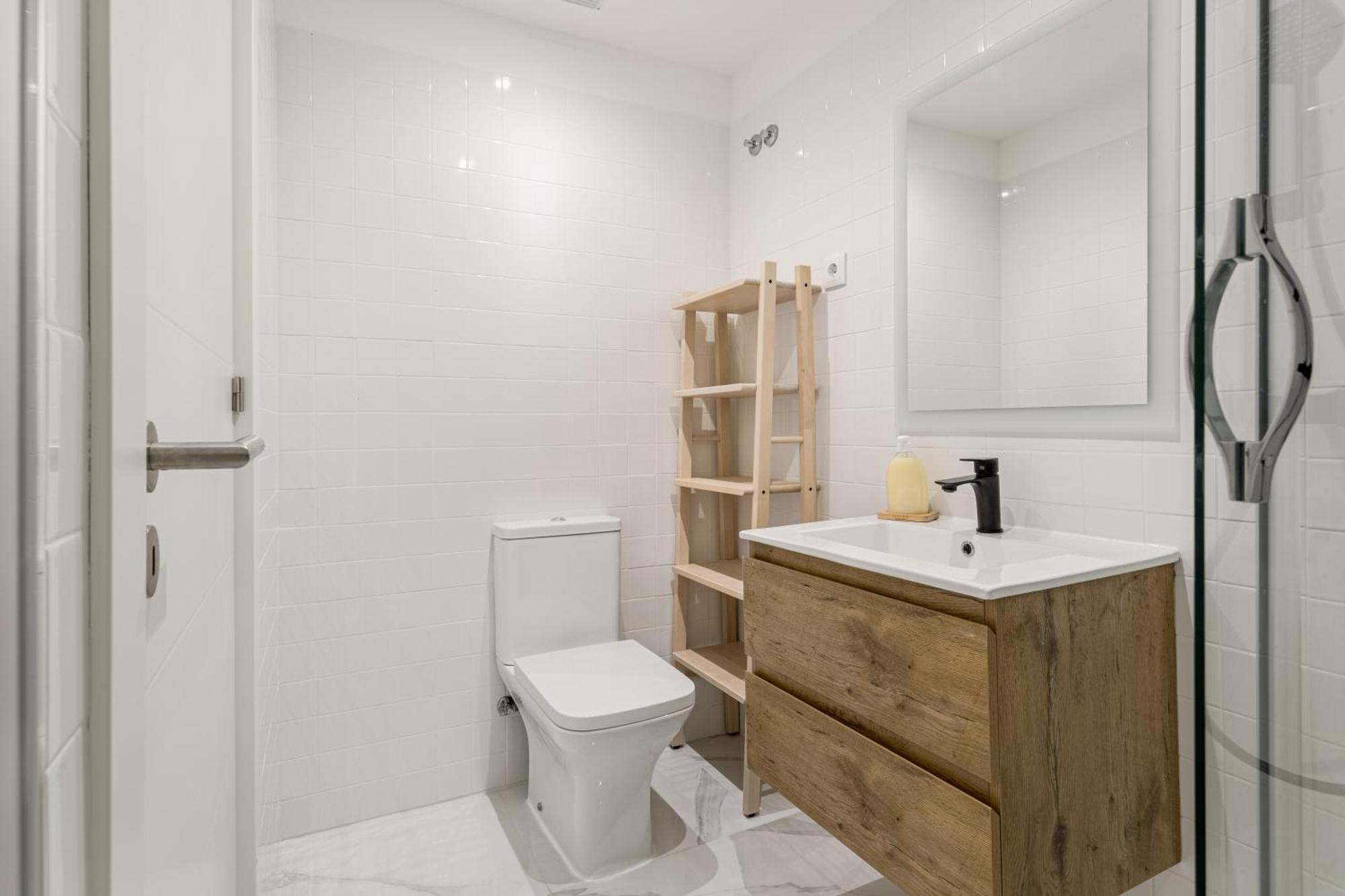 Joivy Minimalistic Apt W Patio In Principe Real Lisbon Exterior photo