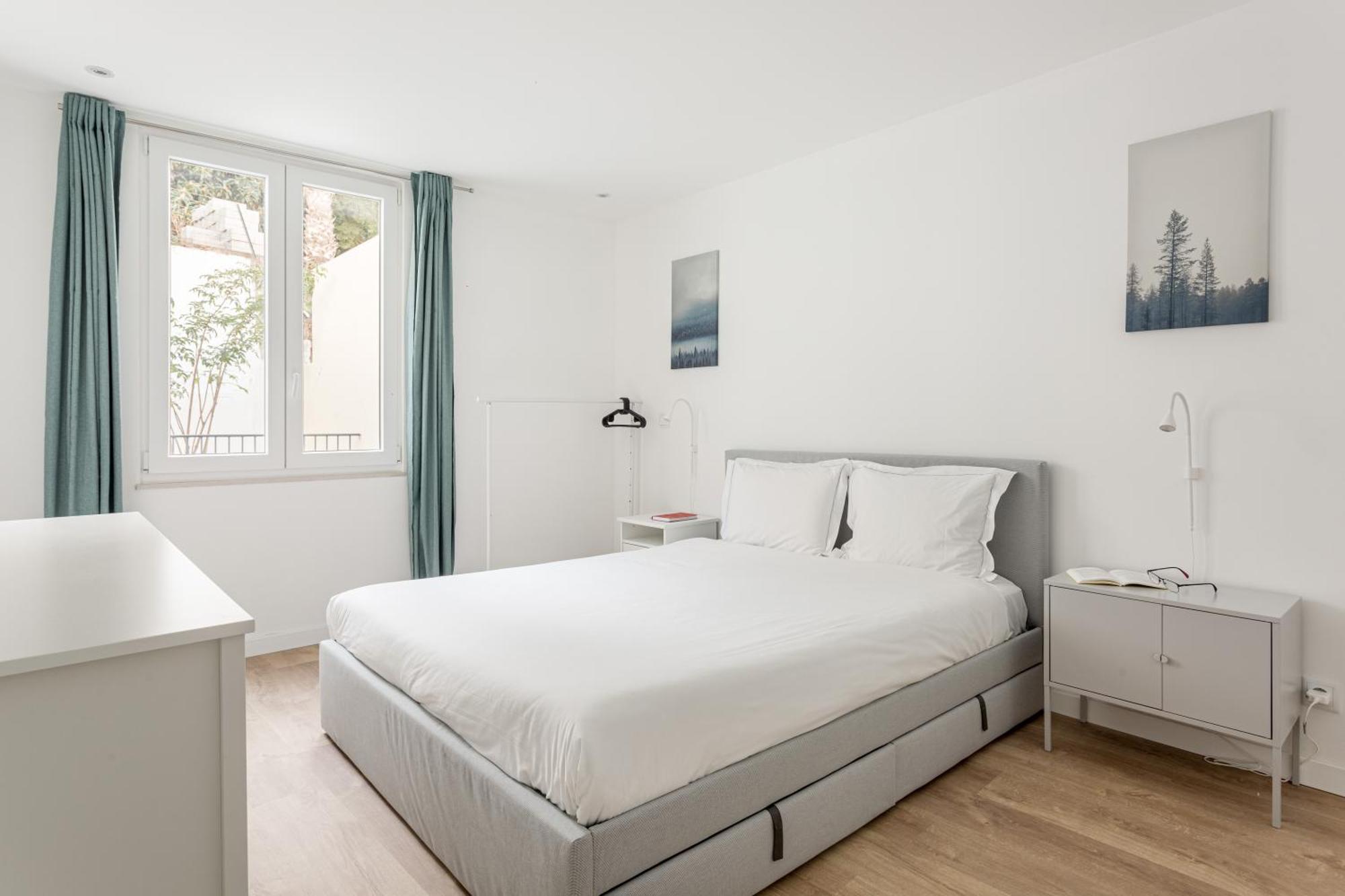 Joivy Minimalistic Apt W Patio In Principe Real Lisbon Exterior photo