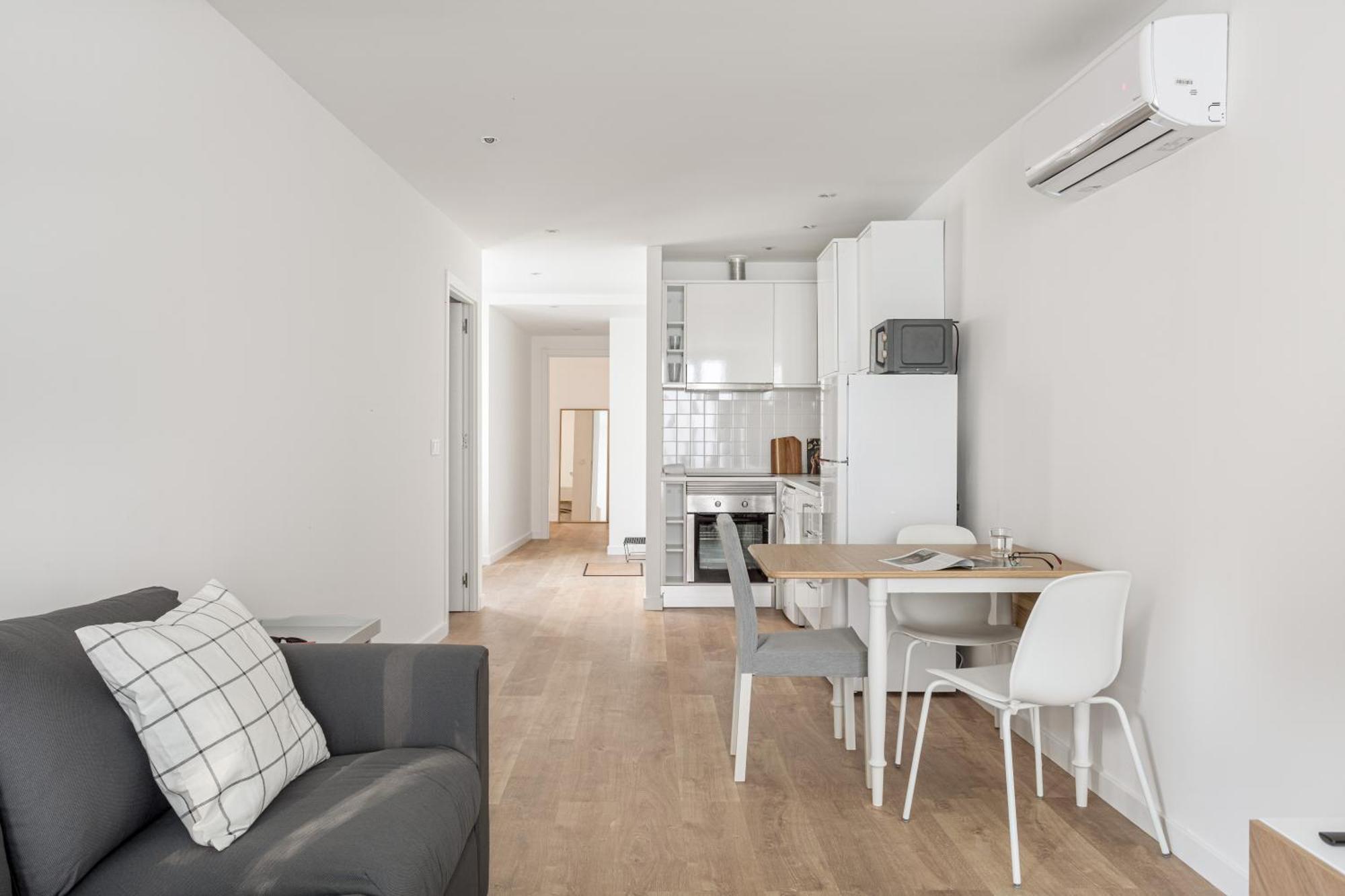 Joivy Minimalistic Apt W Patio In Principe Real Lisbon Exterior photo